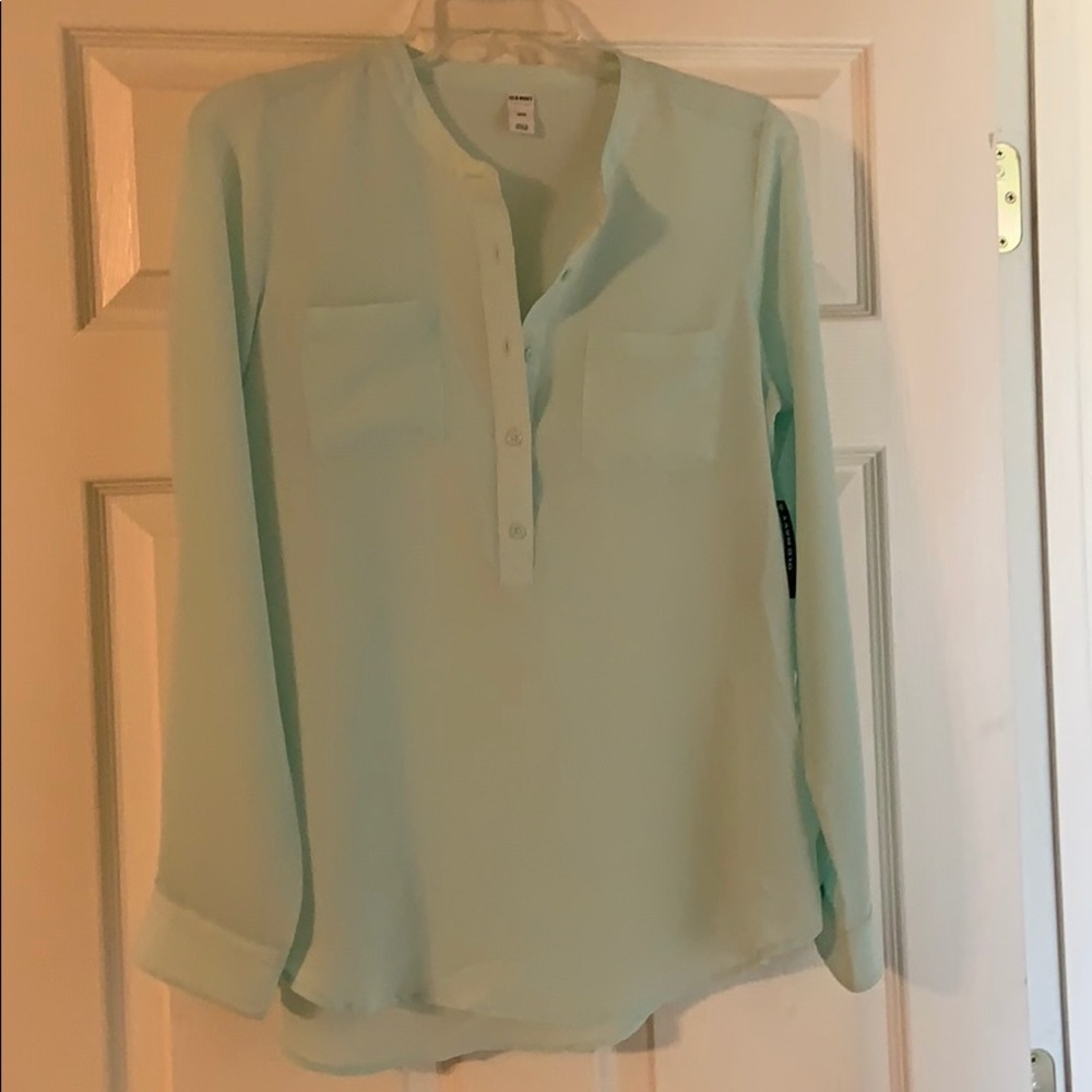 Women’s dress shirt